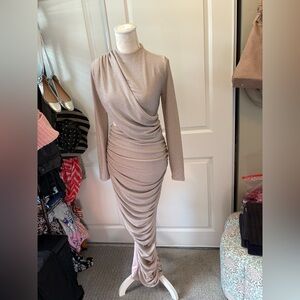 Miss Circle Ruched Long Sleeve Dress